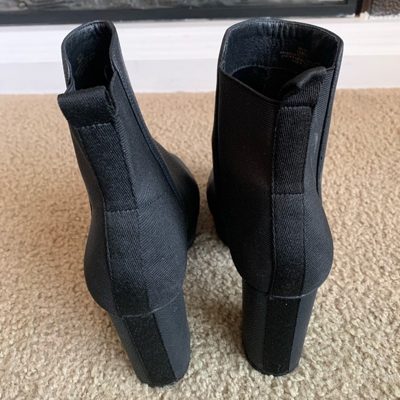 Mix No 6 Black Ankle Boot With Block Heel - Picture 2 of 3